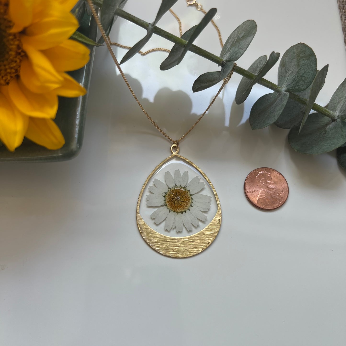 Large Daisy Necklace