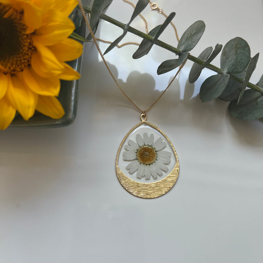 Large Daisy Necklace