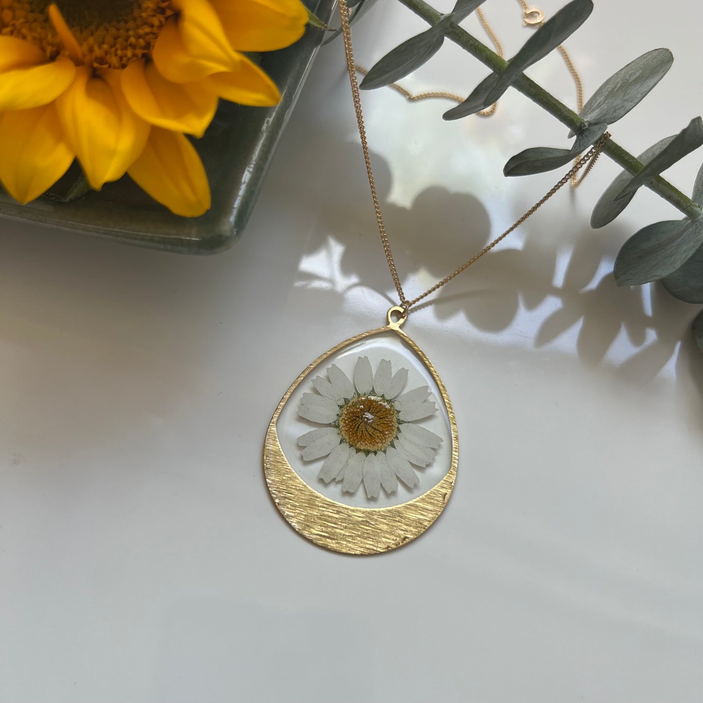 Large Daisy Necklace